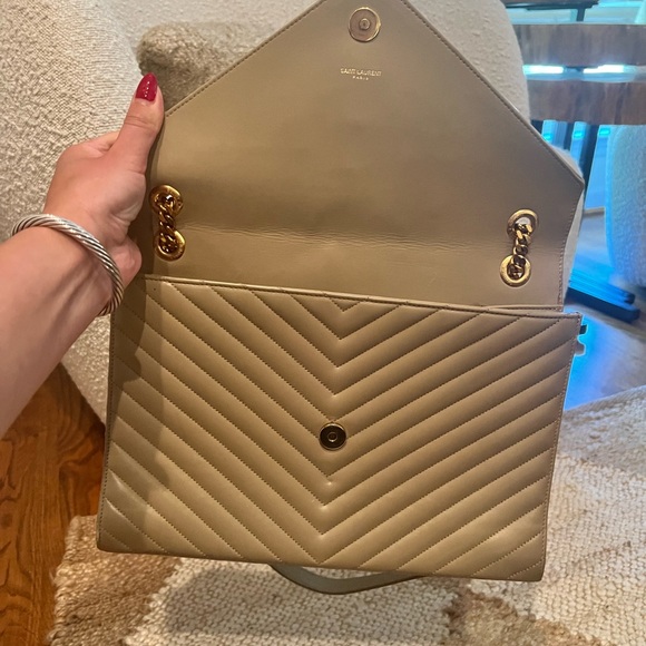 Saint Laurent Matelassee Large Monogram Bag - Picture 8 of 13